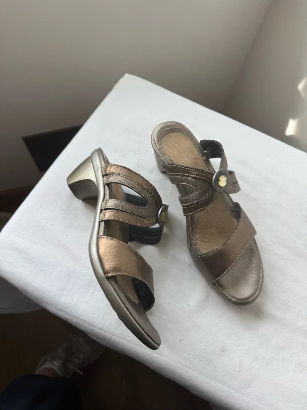 Naot Metallic Bronze Leather Comfort Sandals Size 39 USA 8.5-9